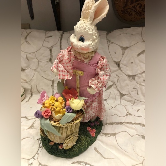 Vintage Vtg Easter Bunny Figurine with Basket of Flowers and Chicks - Picture 2 of 8